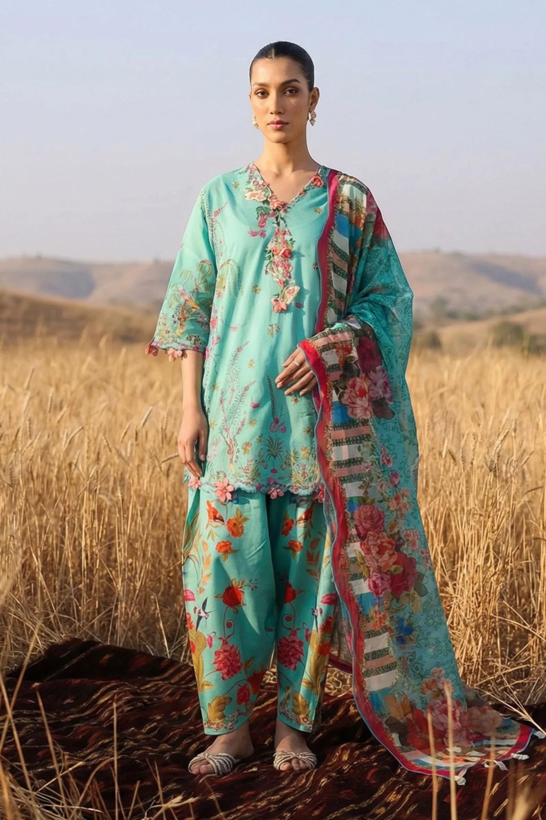 Sana Safinaz Lawn 3pc suite