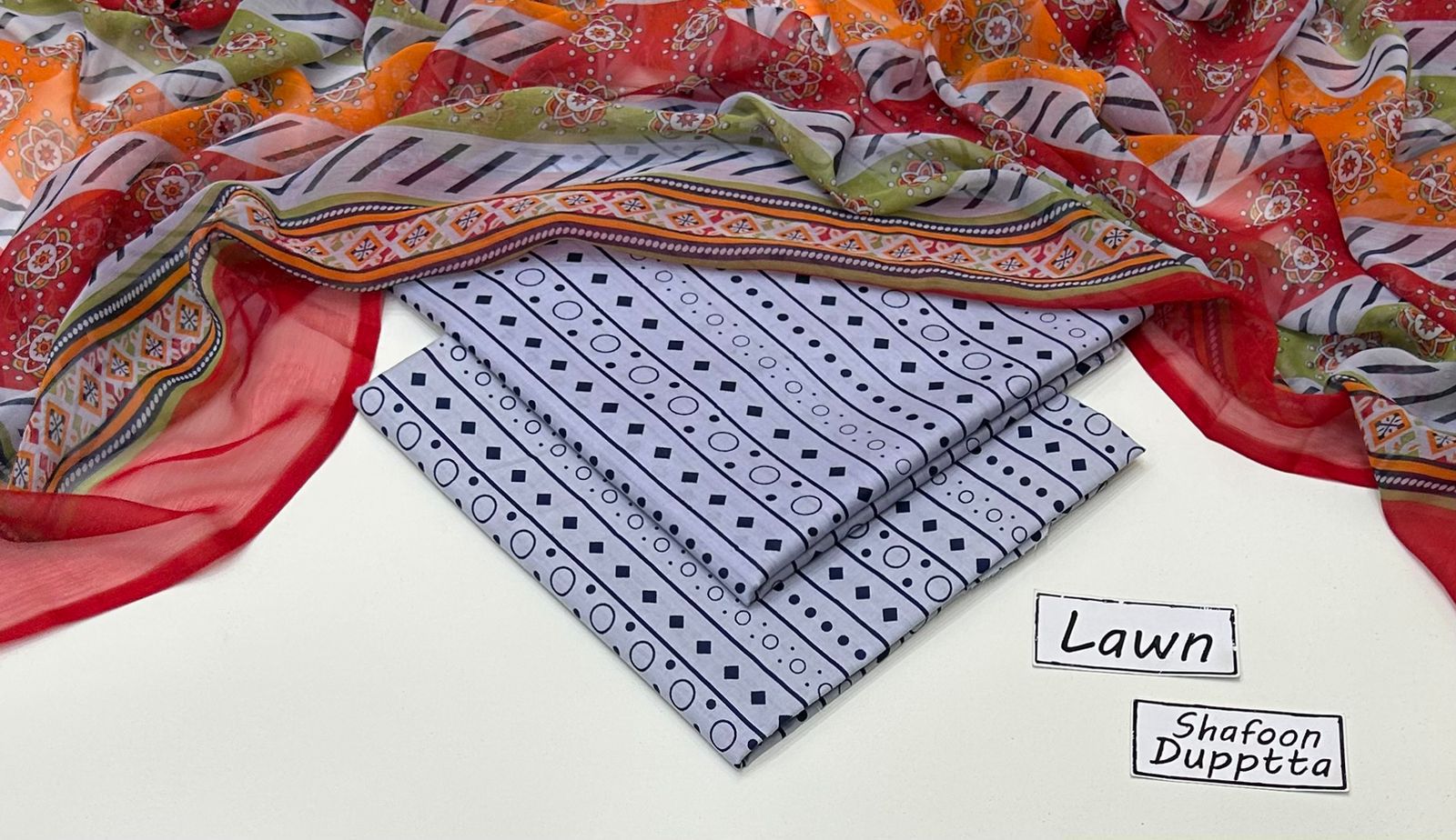 *Alhamdulillah*
𝘽𝙧𝙖𝙣𝙙 : *Bin Saeed*
𝙎𝙩𝙪𝙛𝙛: *lawn  3pc 90/70*
Allover printed
   Printed trouser
    Digital printed Chiffon duppta